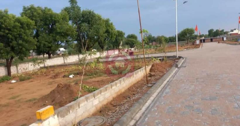 The Crown Vaishali Jewels Plot Cover Image